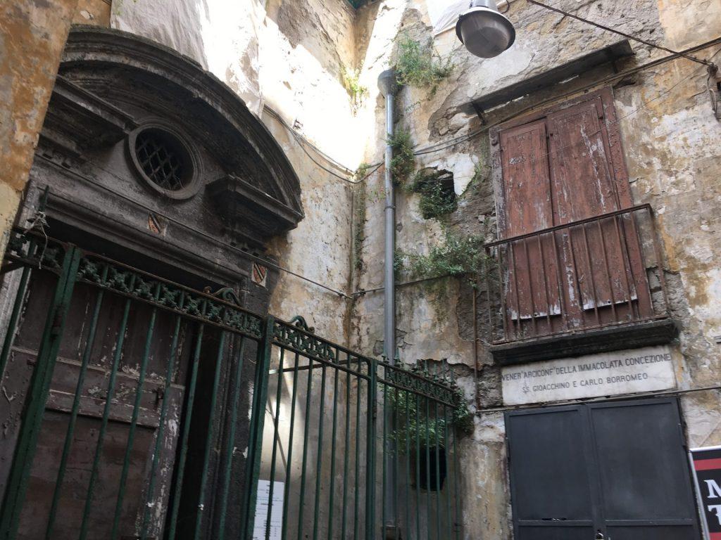 Il teschio con le orecchie nei sotterranei di Santa Luciella 2 Il teschio con le orecchie nei sotterranei di Santa Luciella